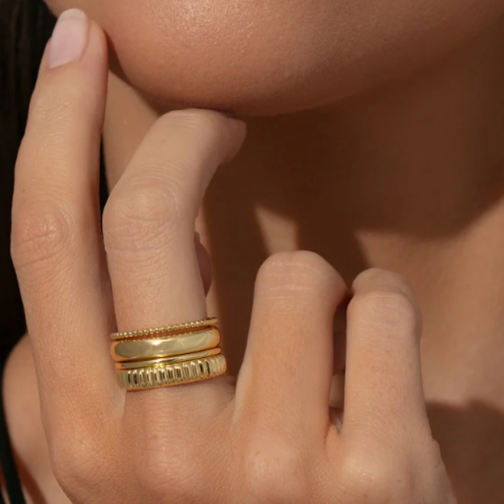 Uncommon James Gold Stacked Rings Set, Size 7 - Picture 4 of 4